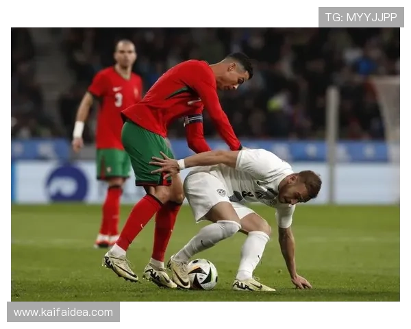 真人真事足球推荐揭秘足球比赛中的精彩瞬间与背后感人故事帮助你更好理解足球文化